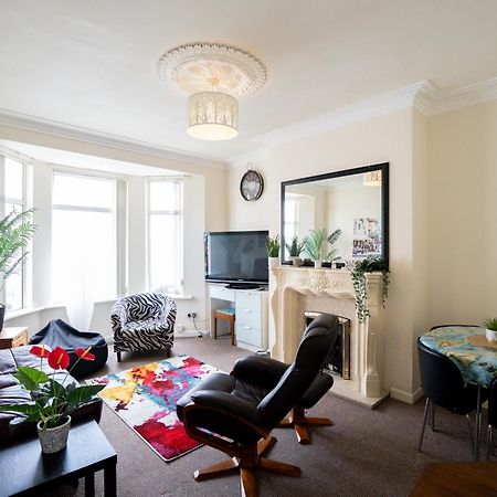 4 Bed Rooms 5 Double Beds Holidays House Near Train Station Plymouth Extérieur photo