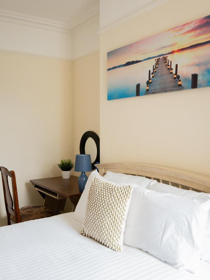 4 Bed Rooms 5 Double Beds Holidays House Near Train Station Plymouth Extérieur photo