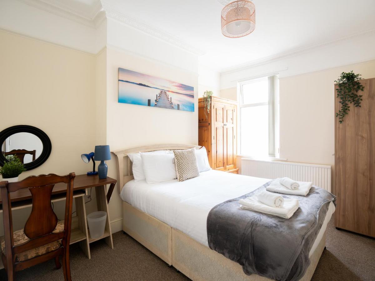 4 Bed Rooms 5 Double Beds Holidays House Near Train Station Plymouth Extérieur photo